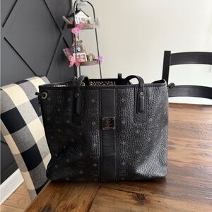 Black MCM medium Tote Bag